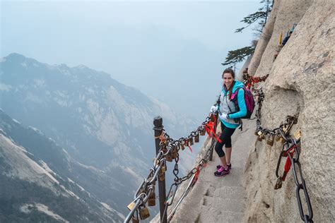 Huashan Mountain Hiking Trails for the Adventurous Soul!