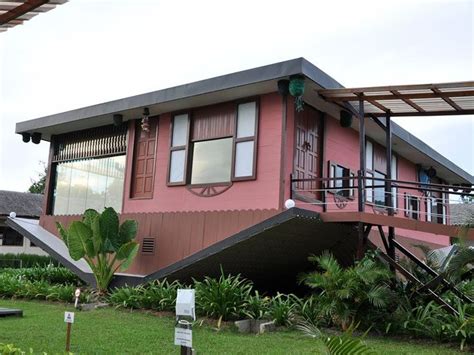 The Upside Down House of Kota Kinabalu: A Photographic Wonderland and Architectural Marvel!