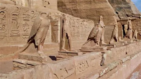 Abu Simbel Temples: An Epic Symphony Carved into Stone and Whispering of Ancient Pharaohs!