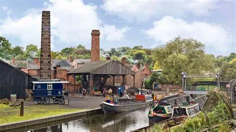 The Black Country Living Museum: A Journey Through Industrial History and Culinary Delights!