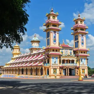 Cao Dai Temple: An Architectural Gem and Window into Vietnam's Unique Spirituality!