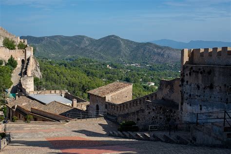 The Xàtiva Castle: A Monumental Time Capsule Overlooking a Vibrant Valencian Town!